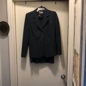 Kasper skirt suit set. Navy blue. Size 8